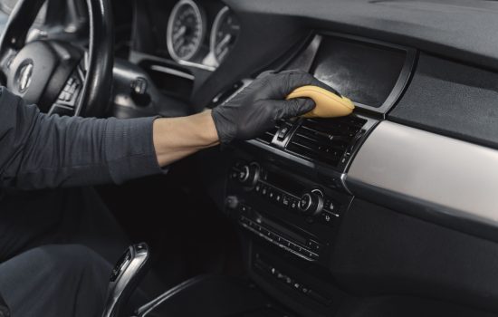 man-polish-salon-car-garage.jpg